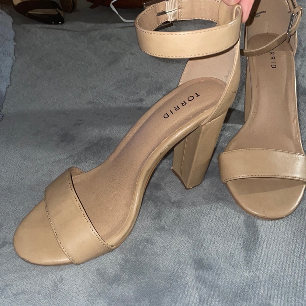 Super cute casual Torrid heels